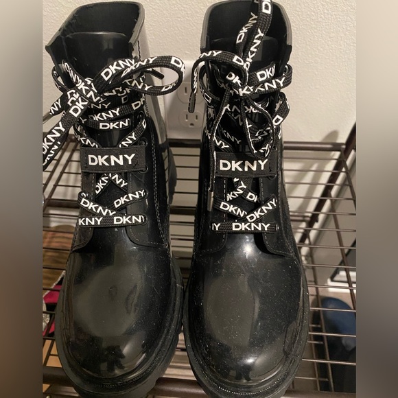 DKNY  Tilly Black Women's Boots - Picture 1 of 3